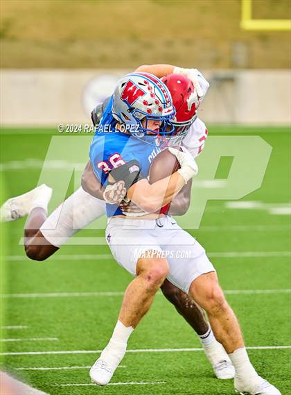 Thumbnail 2 in Westlake vs. North Shore (UIL 6A D1 Football Semifinal) photogallery.