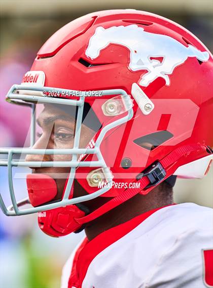 Thumbnail 1 in Westlake vs. North Shore (UIL 6A D1 Football Semifinal) photogallery.