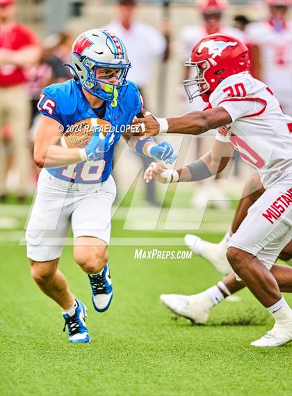 Thumbnail 1 in Westlake vs. North Shore (UIL 6A D1 Football Semifinal) photogallery.