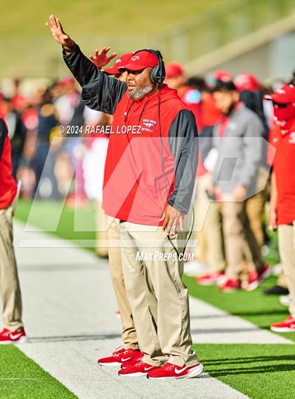 Thumbnail 3 in Westlake vs. North Shore (UIL 6A D1 Football Semifinal) photogallery.
