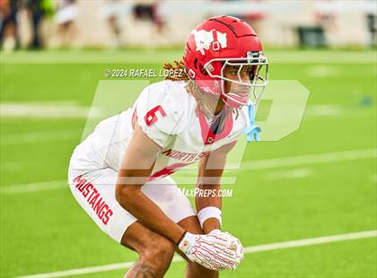 Thumbnail 2 in Westlake vs. North Shore (UIL 6A D1 Football Semifinal) photogallery.