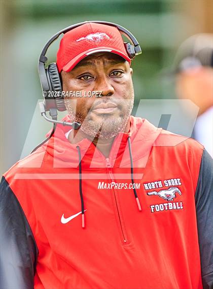 Thumbnail 2 in Westlake vs. North Shore (UIL 6A D1 Football Semifinal) photogallery.