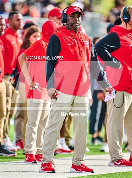 Thumbnail 2 in Westlake vs. North Shore (UIL 6A D1 Football Semifinal) photogallery.