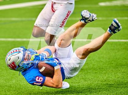 Thumbnail 3 in Westlake vs. North Shore (UIL 6A D1 Football Semifinal) photogallery.