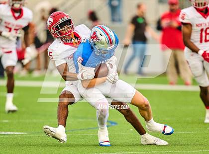 Thumbnail 3 in Westlake vs. North Shore (UIL 6A D1 Football Semifinal) photogallery.