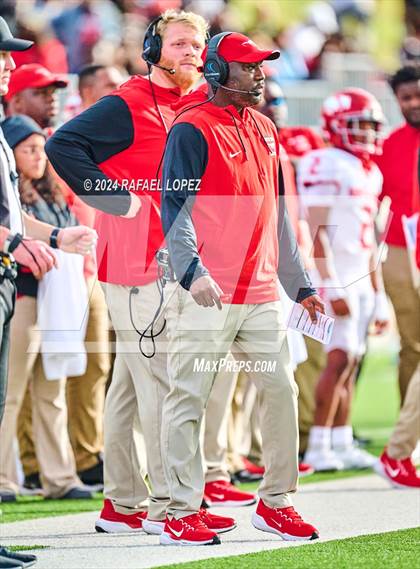 Thumbnail 3 in Westlake vs. North Shore (UIL 6A D1 Football Semifinal) photogallery.