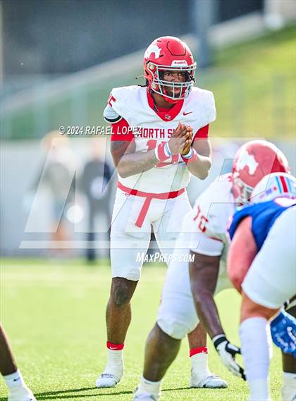 Thumbnail 3 in Westlake vs. North Shore (UIL 6A D1 Football Semifinal) photogallery.
