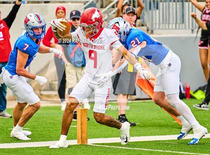 Thumbnail 2 in Westlake vs. North Shore (UIL 6A D1 Football Semifinal) photogallery.
