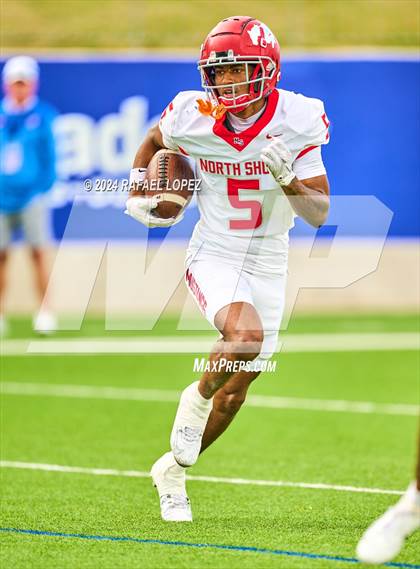 Thumbnail 1 in Westlake vs. North Shore (UIL 6A D1 Football Semifinal) photogallery.