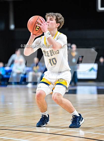 Thumbnail 2 in Lackawanna Trail vs Old Forge (PIAA District 2 Class 2A Final) photogallery.