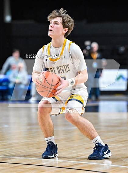 Thumbnail 1 in Lackawanna Trail vs Old Forge (PIAA District 2 Class 2A Final) photogallery.
