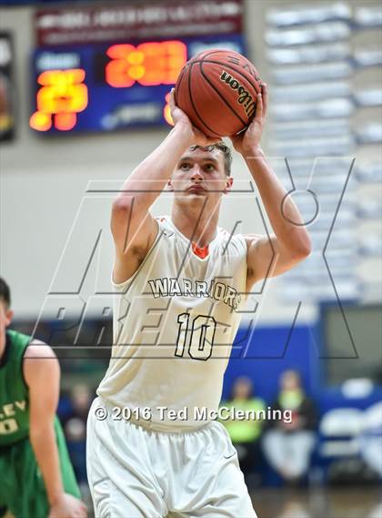 Thumbnail 3 in Lamar vs. Valley Springs (AAA 3A Round Two State Playoff) photogallery.