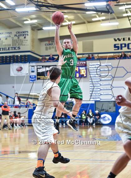 Thumbnail 1 in Lamar vs. Valley Springs (AAA 3A Round Two State Playoff) photogallery.