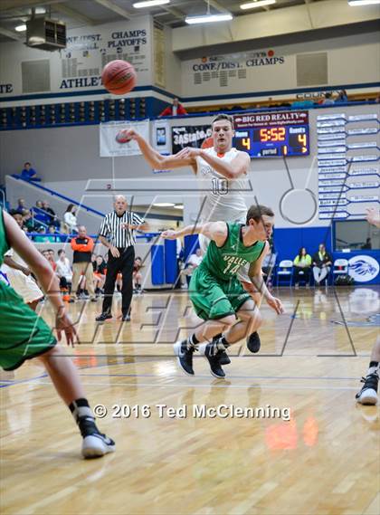 Thumbnail 1 in Lamar vs. Valley Springs (AAA 3A Round Two State Playoff) photogallery.
