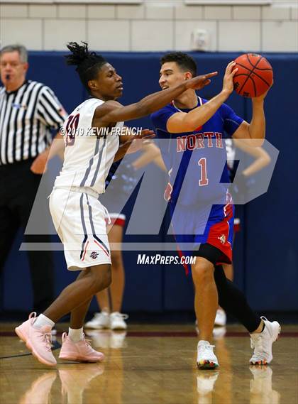 Thumbnail 2 in North vs McClintock (McClintock Holiday Tournament) photogallery.
