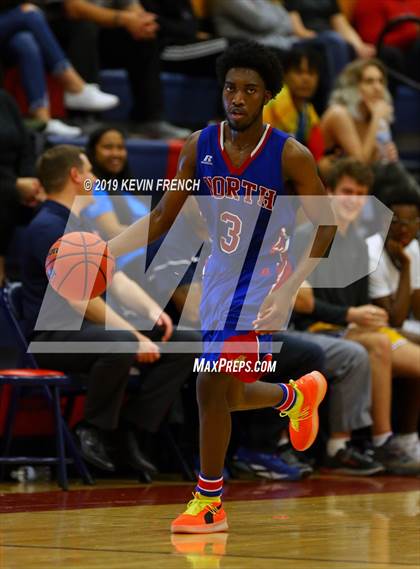 Thumbnail 2 in North vs McClintock (McClintock Holiday Tournament) photogallery.