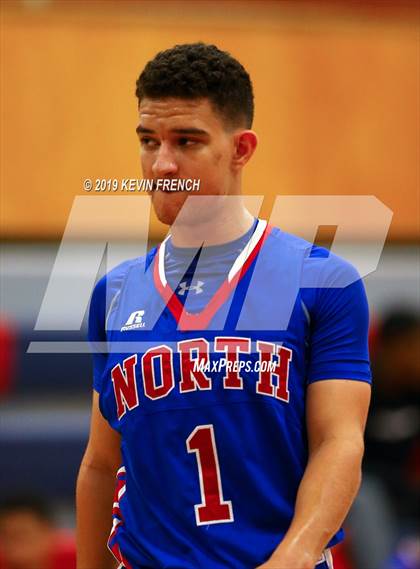 Thumbnail 2 in North vs McClintock (McClintock Holiday Tournament) photogallery.
