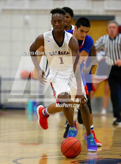 Thumbnail 2 in North vs McClintock (McClintock Holiday Tournament) photogallery.