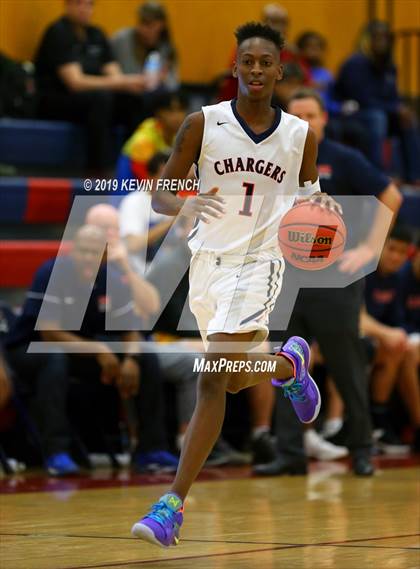 Thumbnail 2 in North vs McClintock (McClintock Holiday Tournament) photogallery.