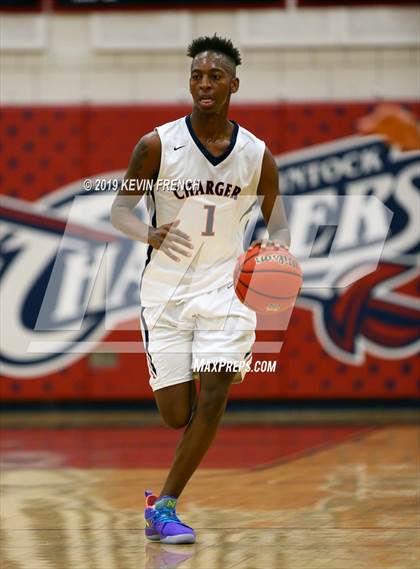 Thumbnail 3 in North vs McClintock (McClintock Holiday Tournament) photogallery.