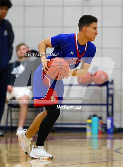 Thumbnail 3 in North vs McClintock (McClintock Holiday Tournament) photogallery.