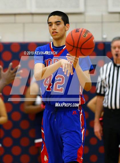 Thumbnail 1 in North vs McClintock (McClintock Holiday Tournament) photogallery.