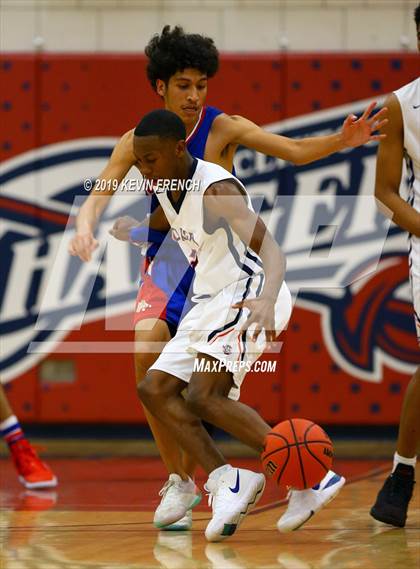 Thumbnail 2 in North vs McClintock (McClintock Holiday Tournament) photogallery.