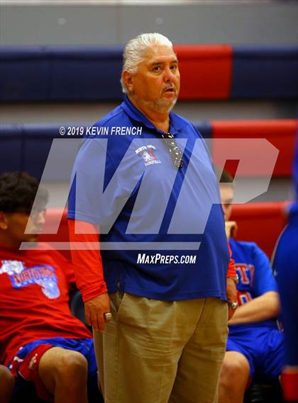 Thumbnail 3 in North vs McClintock (McClintock Holiday Tournament) photogallery.