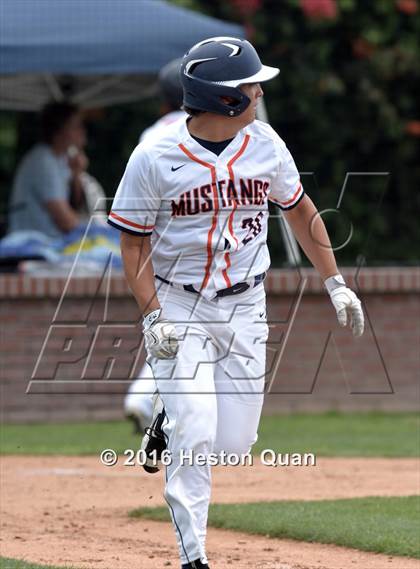 Thumbnail 2 in Roosevelt vs. De La Salle (Hard 9 National Classic) photogallery.