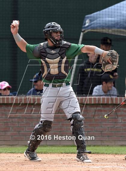 Thumbnail 2 in Roosevelt vs. De La Salle (Hard 9 National Classic) photogallery.