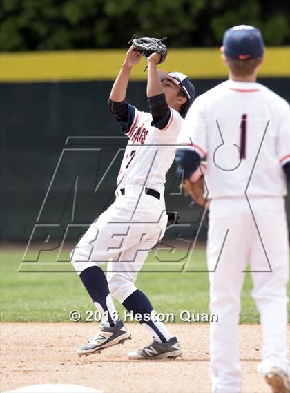 Thumbnail 2 in Roosevelt vs. De La Salle (Hard 9 National Classic) photogallery.