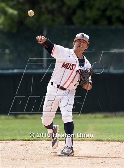 Thumbnail 1 in Roosevelt vs. De La Salle (Hard 9 National Classic) photogallery.