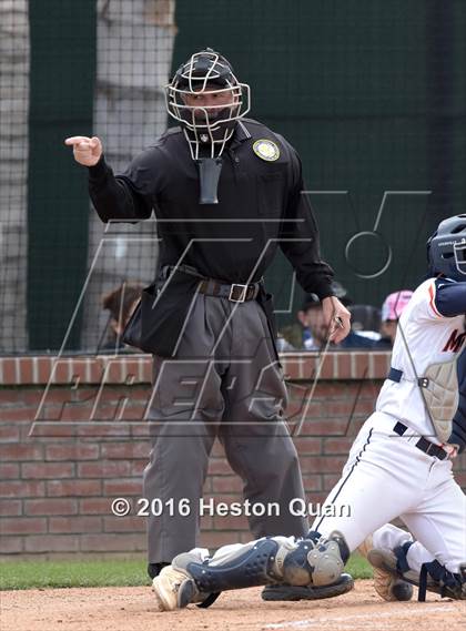 Thumbnail 1 in Roosevelt vs. De La Salle (Hard 9 National Classic) photogallery.
