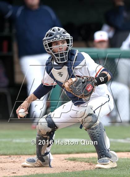 Thumbnail 3 in Roosevelt vs. De La Salle (Hard 9 National Classic) photogallery.