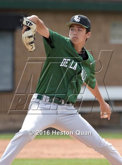 Thumbnail 3 in Roosevelt vs. De La Salle (Hard 9 National Classic) photogallery.