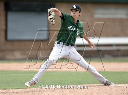 Thumbnail 2 in Roosevelt vs. De La Salle (Hard 9 National Classic) photogallery.