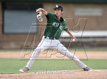 Thumbnail 2 in Roosevelt vs. De La Salle (Hard 9 National Classic) photogallery.