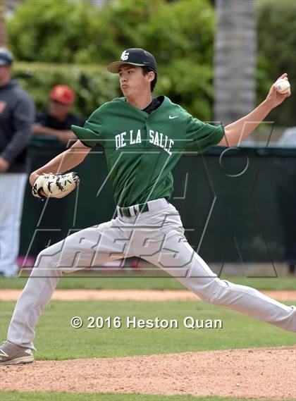 Thumbnail 3 in Roosevelt vs. De La Salle (Hard 9 National Classic) photogallery.