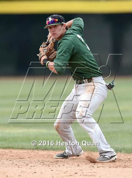 Thumbnail 3 in Roosevelt vs. De La Salle (Hard 9 National Classic) photogallery.