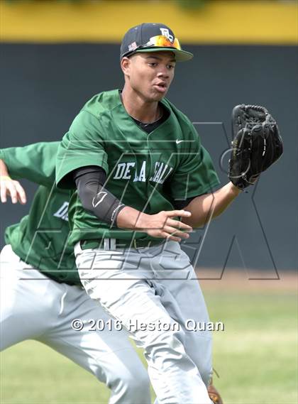 Thumbnail 3 in Roosevelt vs. De La Salle (Hard 9 National Classic) photogallery.