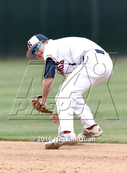 Thumbnail 2 in Roosevelt vs. De La Salle (Hard 9 National Classic) photogallery.