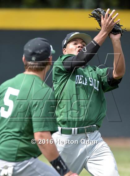 Thumbnail 1 in Roosevelt vs. De La Salle (Hard 9 National Classic) photogallery.