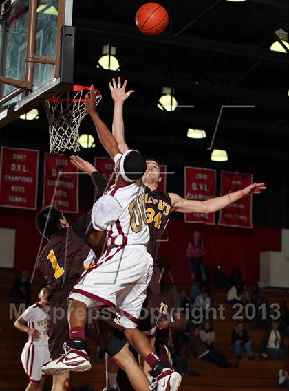 Thumbnail 1 in El Camino vs Downey (MaxPreps Holiday Classic) photogallery.