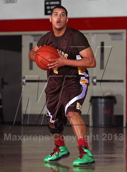 Thumbnail 2 in El Camino vs Downey (MaxPreps Holiday Classic) photogallery.
