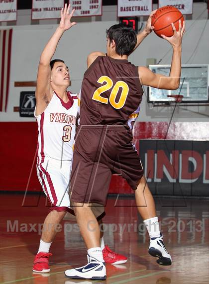 Thumbnail 3 in El Camino vs Downey (MaxPreps Holiday Classic) photogallery.
