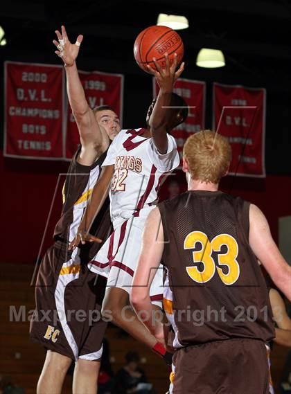 Thumbnail 1 in El Camino vs Downey (MaxPreps Holiday Classic) photogallery.
