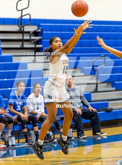 Thumbnail 1 in Newark Memorial vs Irvington (Newark Optimist Club Holiday Classic) photogallery.