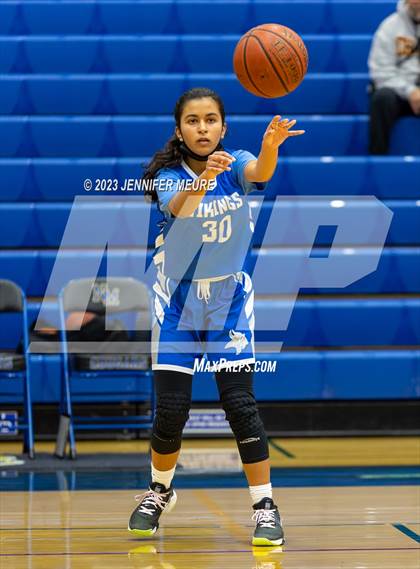 Thumbnail 3 in Newark Memorial vs Irvington (Newark Optimist Club Holiday Classic) photogallery.