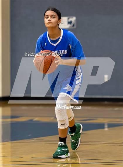 Thumbnail 1 in Newark Memorial vs Irvington (Newark Optimist Club Holiday Classic) photogallery.
