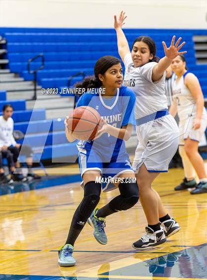 Thumbnail 3 in Newark Memorial vs Irvington (Newark Optimist Club Holiday Classic) photogallery.